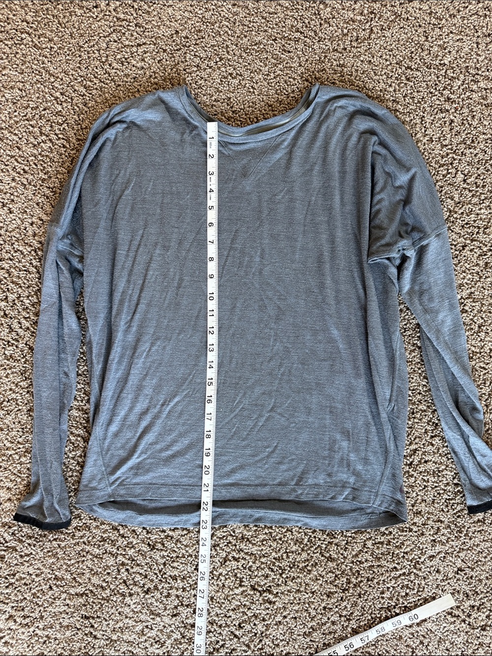 Nike Dry Fit - Women's (L)  Long-Sleeve Crewneck Top - Gray